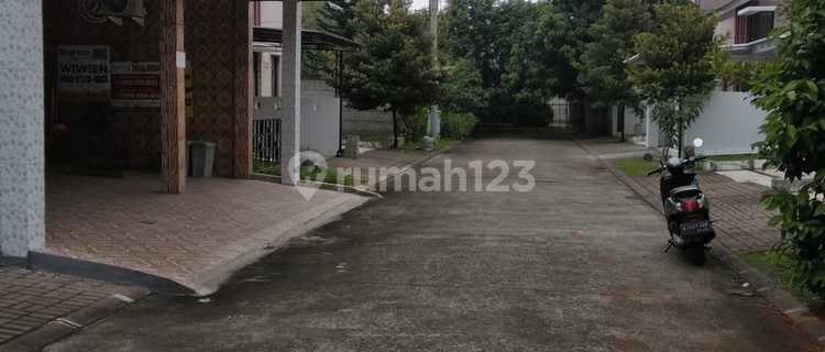 Beautiful 4-Storey Boarding House Near Ciputra Mall, Close to Citra Berkat School, Affordable Price and Ready to Negotiate Until Deal. 1