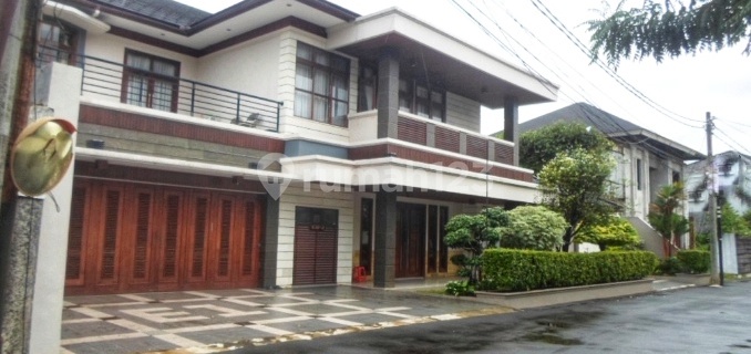 Rumah Bagus Ada Swimming Pool di Lokasi Strategis Kemang, Mampang Prapatan, Jakarta Selatan 1