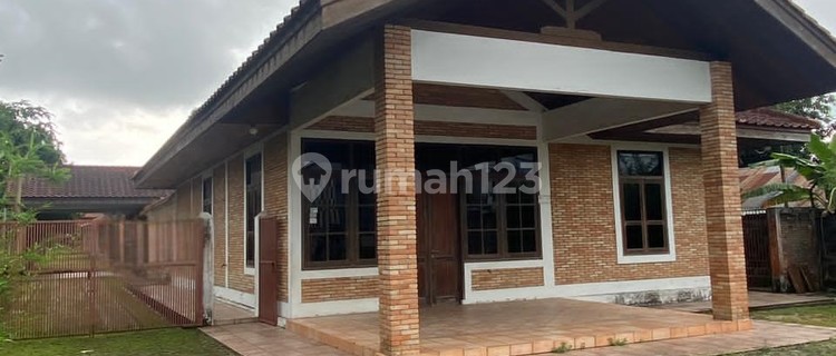 House in the Center of Tanjungpandan City 1