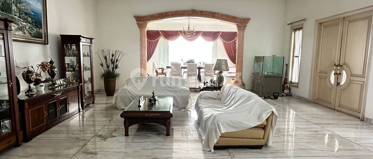 RARE!! Luxury House for Sale in Intercon Kebon Jeruk, West Jakarta 1