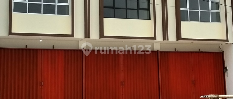For Sale/Rent 3-Unit Connected New Shophouse Strategic Location Busy Route Kemang Raya, Cilodong 1