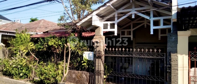 For Sale Manyar Style Old-Time House Ready for Deed of Sale 1