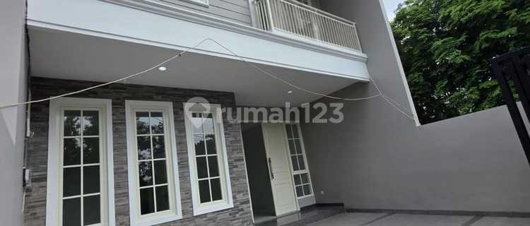 Rumah 2 Lantai Gayungsari Dekat Masjid Agung Waru Jemursari 1