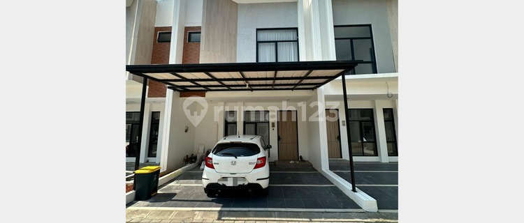 Beautiful 2.5-Story House in The View Bintaro, South Tangerang 1
