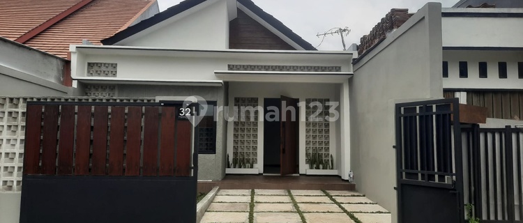 Manyaran House Near Toll Exit 1