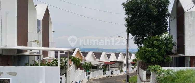 Rumah Ngalian View Laut Semarang Barat 1