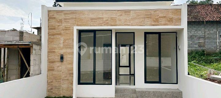 Quiet Gebug House with Modern Minimalist Style 1