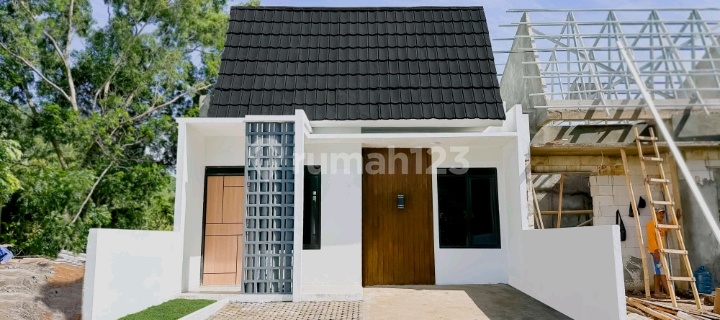 Rumah 1 Lantai Bergaya Minimalis Modern Dengan View Gunung  1