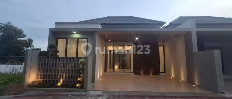 Rumah Siap Huni, Open Space Dekat Exit Tol di Maguwoharjo 1