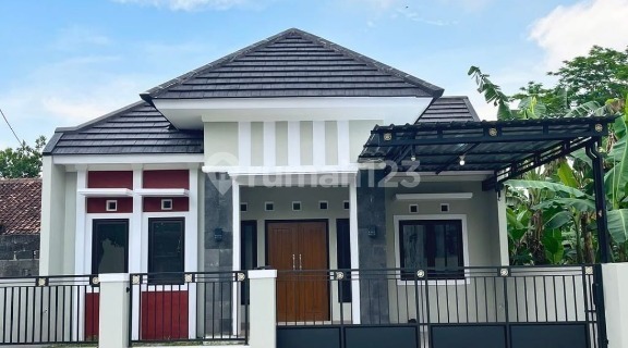 Rumah Strategis Dekat Jalan Jogja-Solo di Prambanan 1