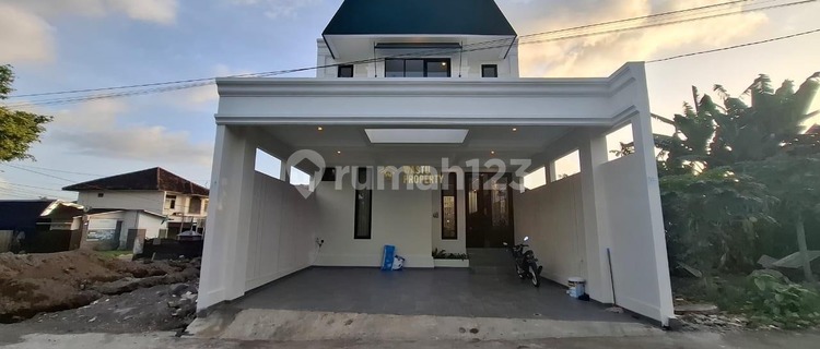 Luxury Ready-to-Live Furnished House in Maguwoharjo 1