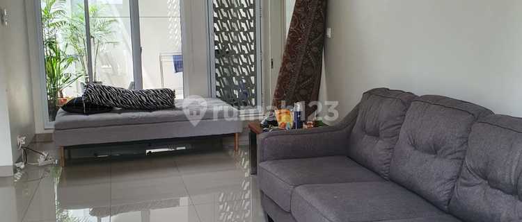 For Rent / For Sale House in Amanda Summarecon 1
