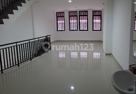 For Rent: Shop House in Euroasia Pik2, Tangerang Near Toll Access and Osaka Complex 1