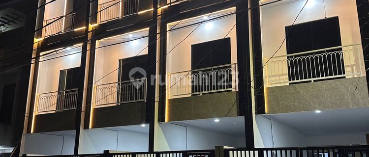 FOR SALE Exclusive Units - Only 4 Units! 3-STORY HOUSE - TANJUNG DUREN, WEST JAKARTA 1