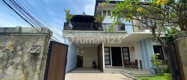 RUMAH CANTIK FULL FURNISHED 2 LANTAI VIEW SAWAH  1