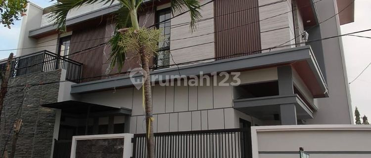  Rumah Hook Baru Gress MANYAR, Row Jalan 4 Mobil Lebar  1