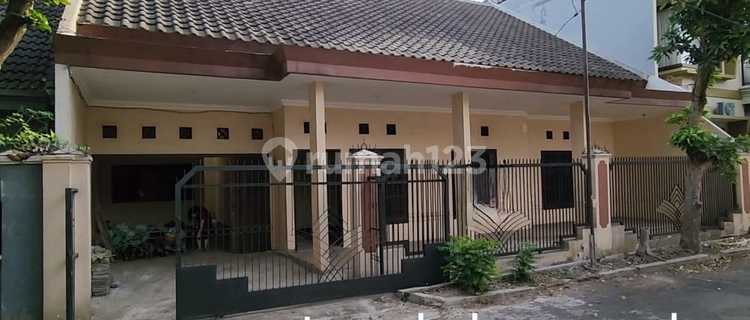 One Gate System House.near Kembar Road. One Step Away to Suhat. 1