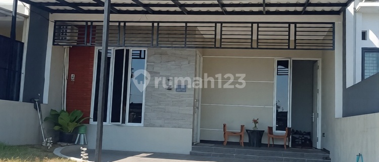 Rumah Semi Furnished di Daerah Banyumanik Semarang - Ph 1