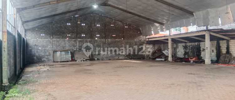 Strategic Warehouse Plus Shop House by the Highway in West Semarang Area 1