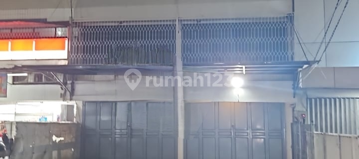 3-Story Shop House for Rent on Kalimalang Street 1