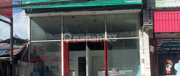 Strategic Shophouse on Ir. Soekarno Street Side, Tabanan 1