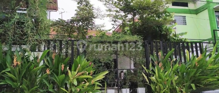 Rumah Sangat Strategis Ideal untuk Hunian Maupun Tempat Usaha di Tebet 1