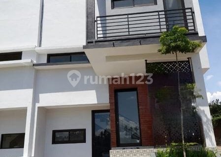 Rumah Bagus Minimalis Modern di Dalam Cluster Merjosari Malang 1