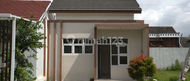 1-Storey House Ready to Occupied Gedawang Eligible for Mortgage 1