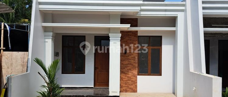 Semi-Furnished Ready-to-Occupy House in Pudak Payung 1