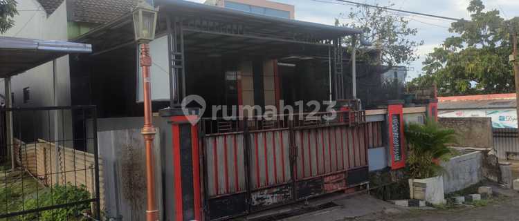 Ready-to-Occupy House in Pudak Payung, Banyumanik 1