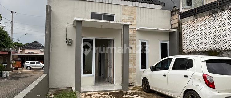 Ready-to-Live One-Story House in Hook Position, Pudak Payung, Banyumanik 1