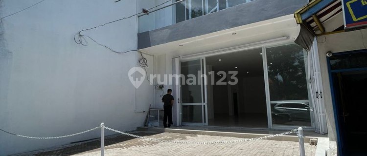 For Rent Commercial Shop on Main Road in Strategic Area 1