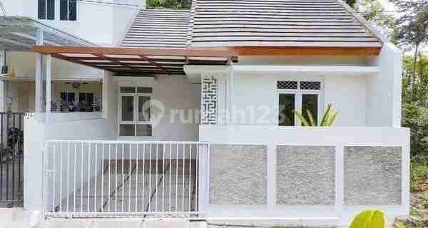 Contemporary Home with Red Brick Specifications Close to City Access 1