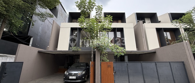 Rumah 3 Lantai Siap Huni di Kemang Utara Jakarta Selatan dengan Tanah Luas dan Akses Strategis SHM 1