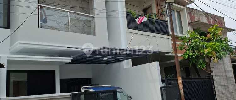 Rumah Baru di Mampang Prapatan Jakartaselatan Dekattol KRL Busway 1