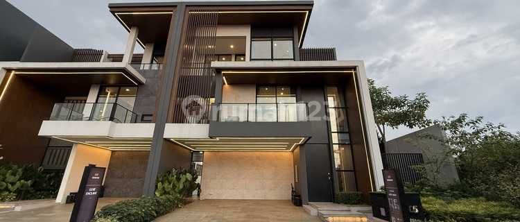 Rumah 3 Lantai Private Lift di Senopati Boulevard Selatan Jakarta 1