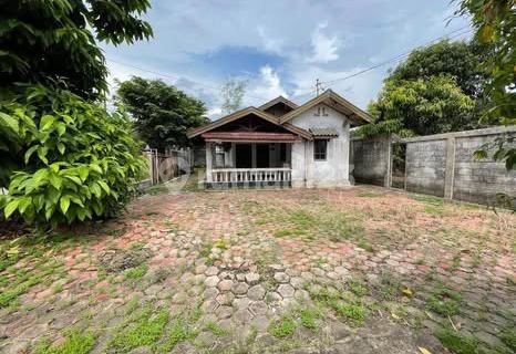 House and Land For Sale Along Provincial Road in South Kalimantan 1