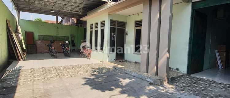 Warehouse in a Strategic Location Near the City Center (BRAY) 1