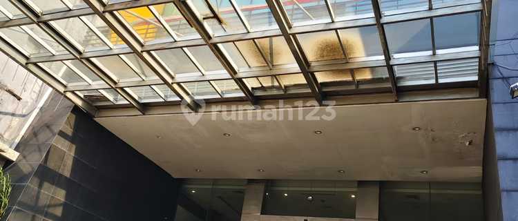 For Quick Sale: 2-Star Hotel with Strategic Location on Bandengan Street, West Jakarta 1