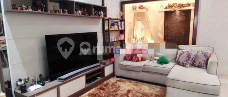 For Sale Meruya West Jakarta House: 5 BR, 2.5 Bath, SHM. Near Puri Indah & Airport 20 Minutes! 1