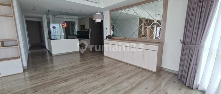 For Rent St. Moritz Tower Apartment New Presidential Semi-Furnished 1