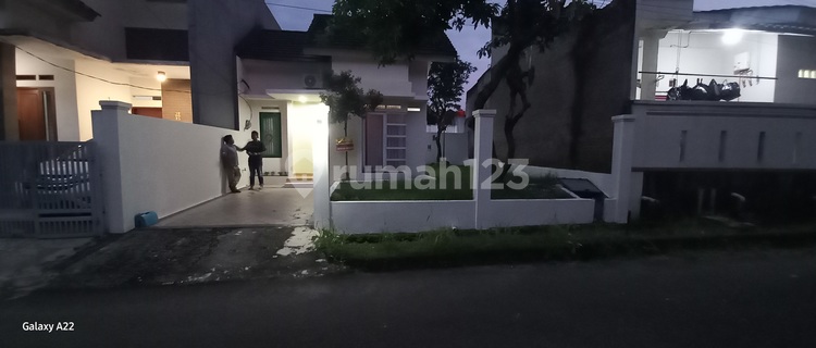 Rumah Bagus di Perumahan Bella Casa Residence, Depok. Dekat Universitas Indobesia (Ui) 1