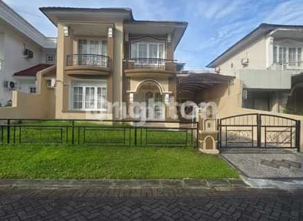 Beautiful 2-Story House, Comfortable, City Center 1