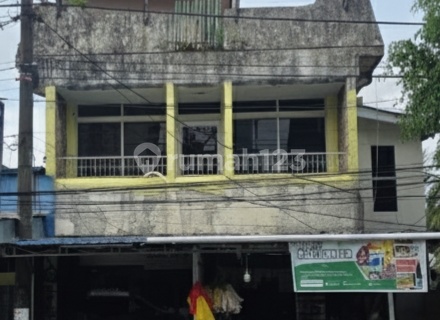 Commercial Shop House, negotiable, located in a strategic area. 1