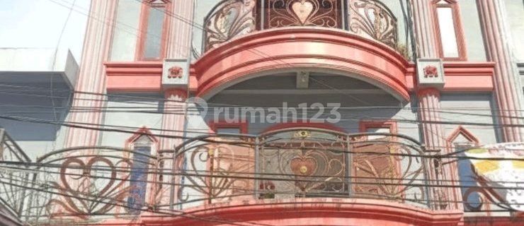 3-Storey Shop House in City Center with Spacious Parking - Ideal for Workshop or Spare Parts Store 1