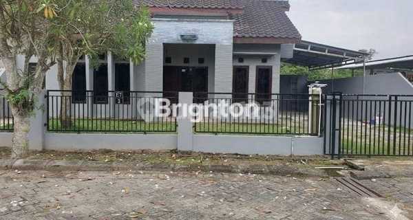 Ready-to-Occupy House, Strategically Located in the City Center, Comfortable 1