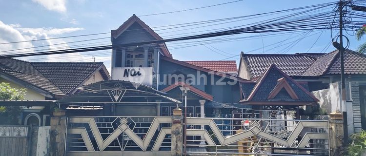 House with Strategic Position & Good Accessibility - Located in the City Center 1