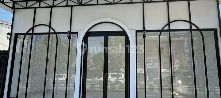Prime Commercial Opportunity: Modern Shophouse on Bypass Sanur 1