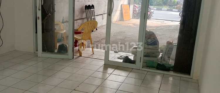 For Rent Very Cheap Shop House by the Main Road, Strategic Location, Rare Find, Bustling Area, Tanah Tinggi, Central Jakarta 1