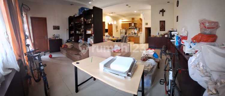 Selling a Nice House in Sunter Kirana, North Jakarta 1